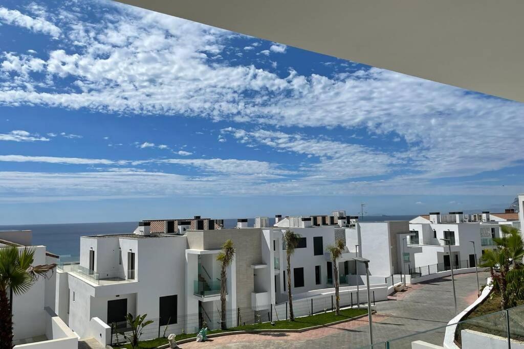 Modern 2 Beds Apartment In Alcaidesa Eksteriør bilde